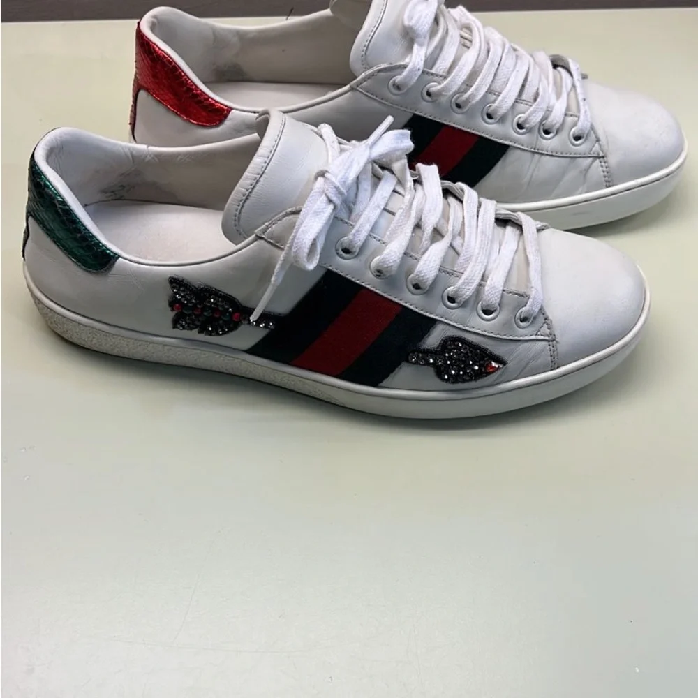 Gucci White Leather Sneakers with Green & Red Web and Embellished Bee size 7 - Picture 2 of 10